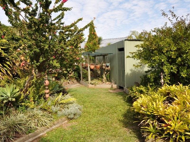 6 Maida Street, Cooee Bay QLD 4703