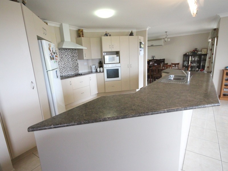 18 Hitching Rail Drive, Tanby QLD 4703