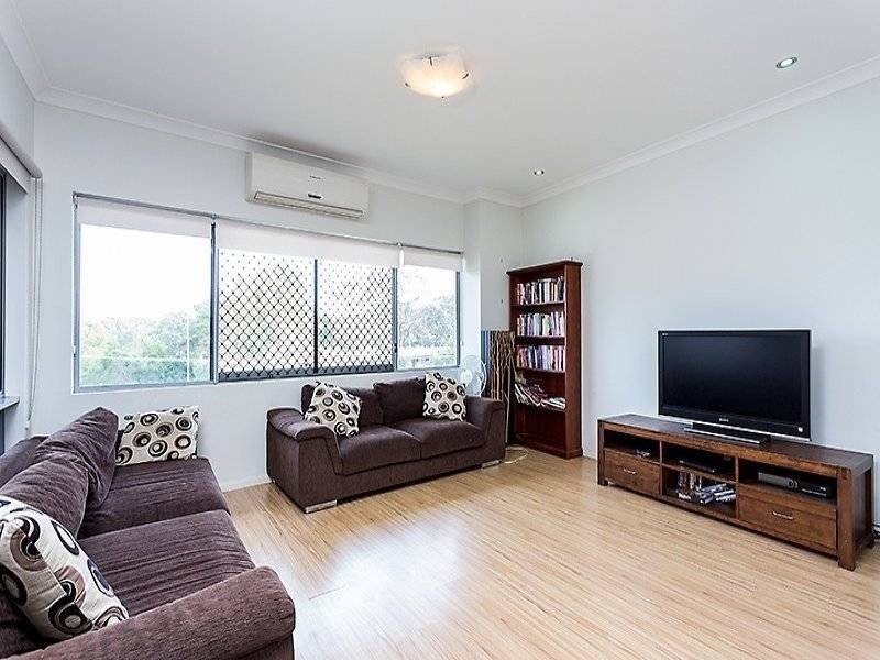 3/39 Scenic Highway, Cooee Bay QLD 4703