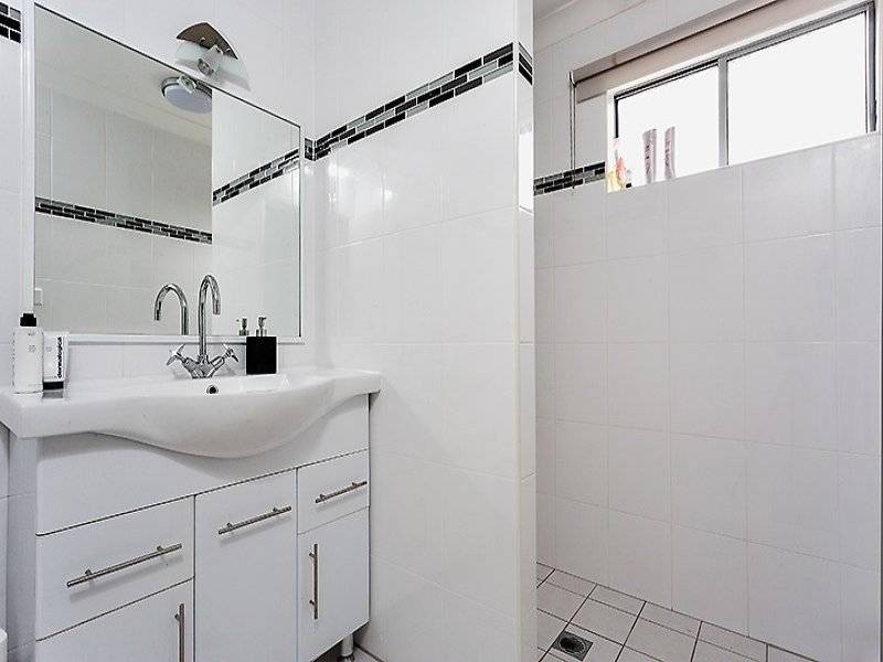 3/39 Scenic Highway, Cooee Bay QLD 4703