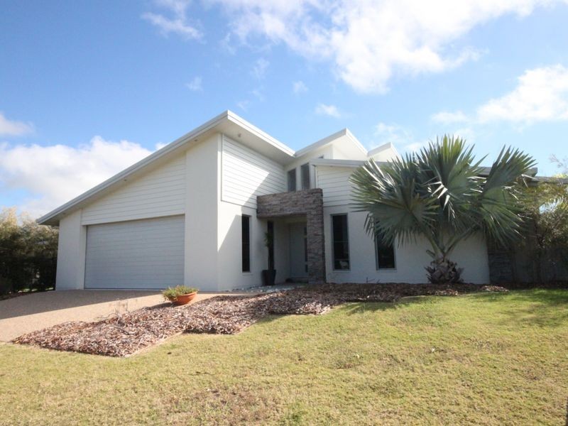 8 Bluewater Boulevard, Mulambin QLD 4703