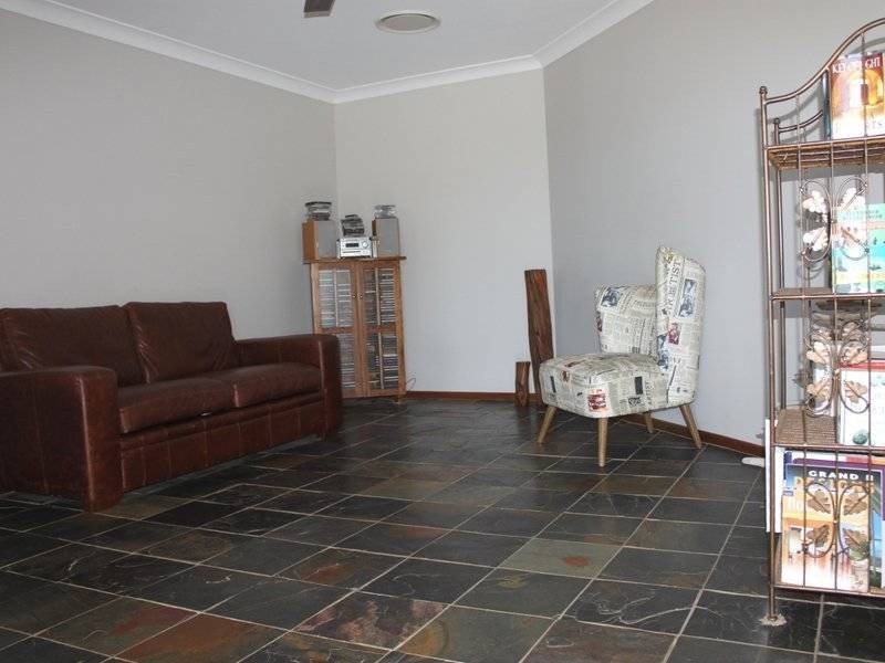 1 Farrier Driver, Tanby QLD 4703