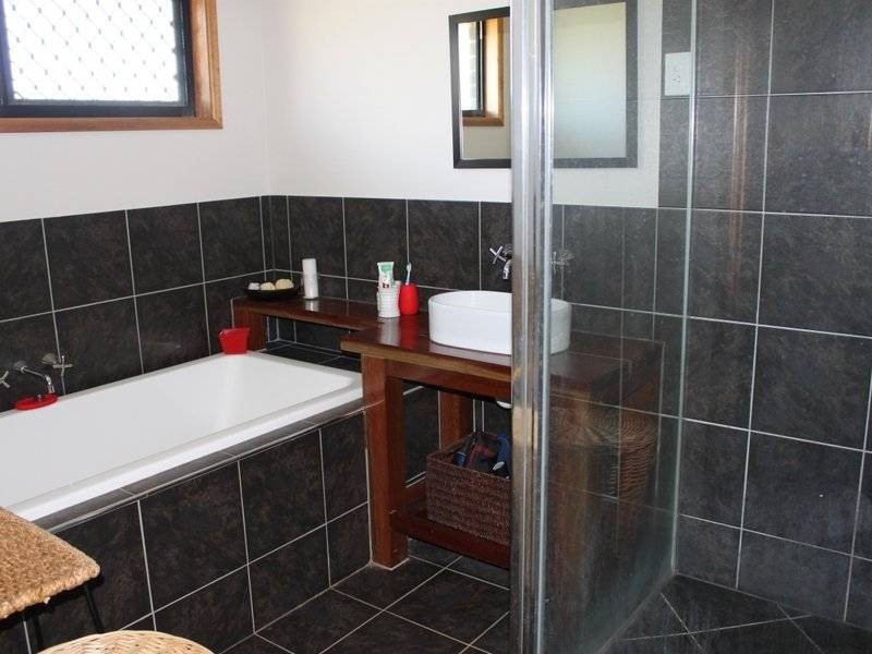 1 Farrier Driver, Tanby QLD 4703