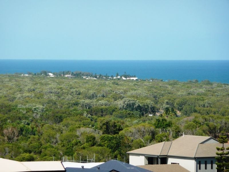 18 Pacific Vista Close, Pacific Heights QLD 4703