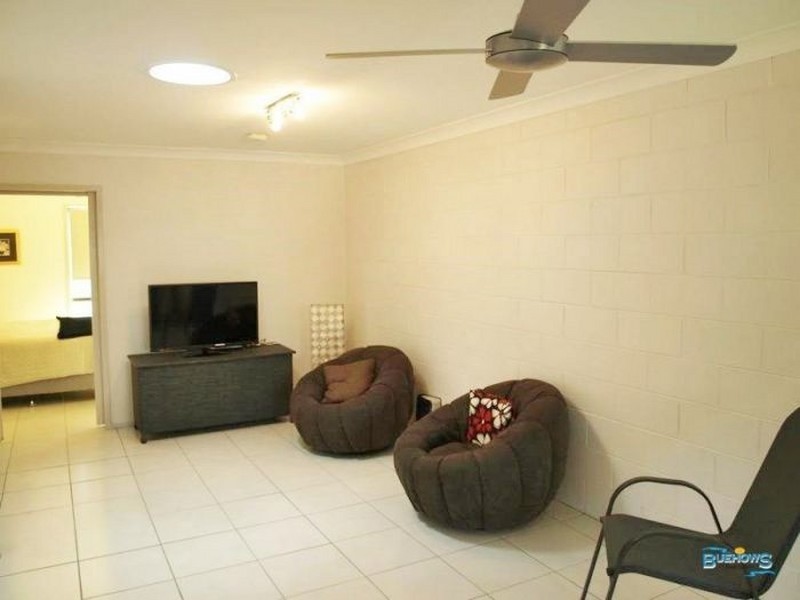 2/59 Hewitt Street, Emu Park QLD 4710