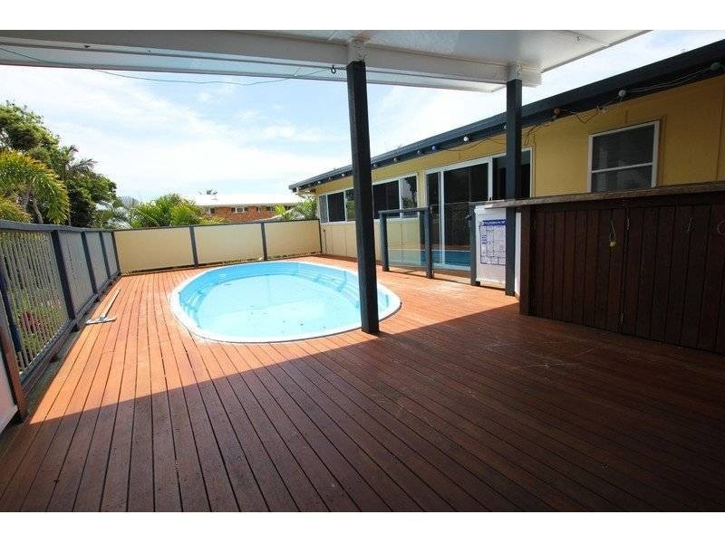 11 Barnes Street, Barlows Hill QLD 4703