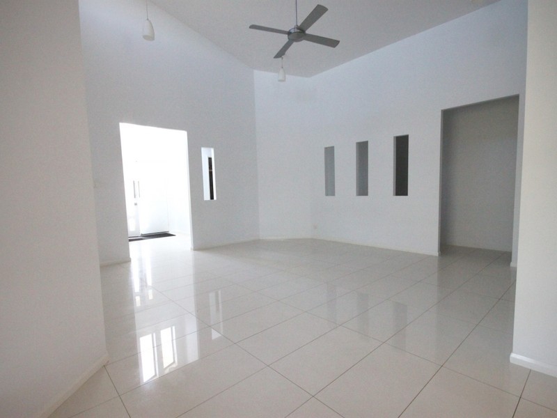 8 Blue Water Boulevard, Mulambin QLD 4703