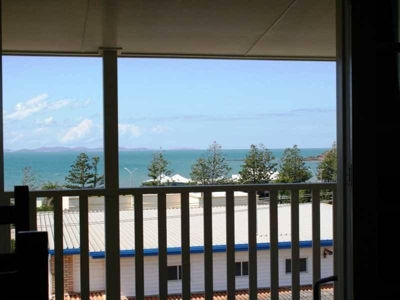 2/6A Logan Lane, Yeppoon QLD 4703