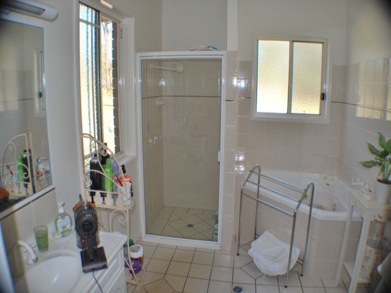 52 Vanderspek Road, Bondoola QLD 4703