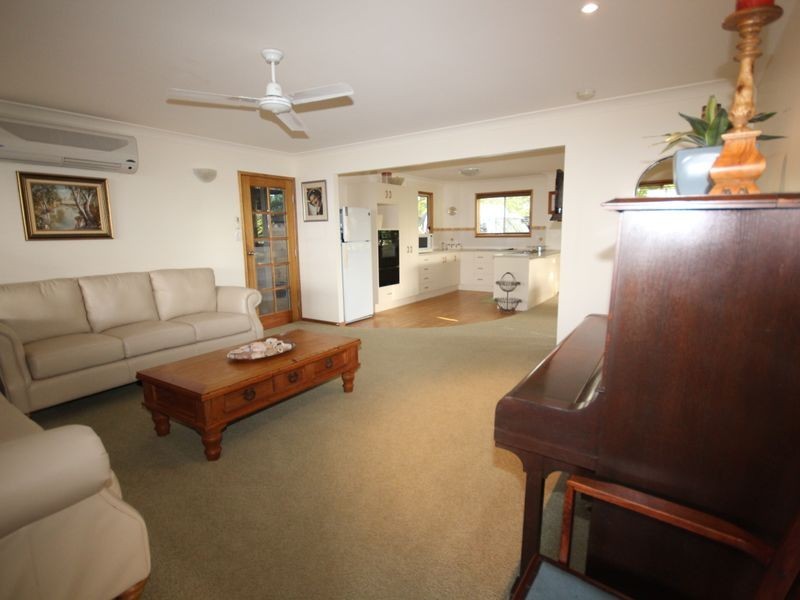 21 Banksia Place, Taranganba QLD 4703