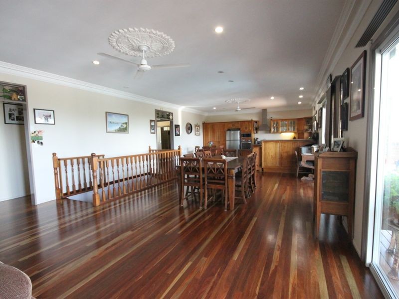 9 Discovery Cresent, Rosslyn QLD 4703