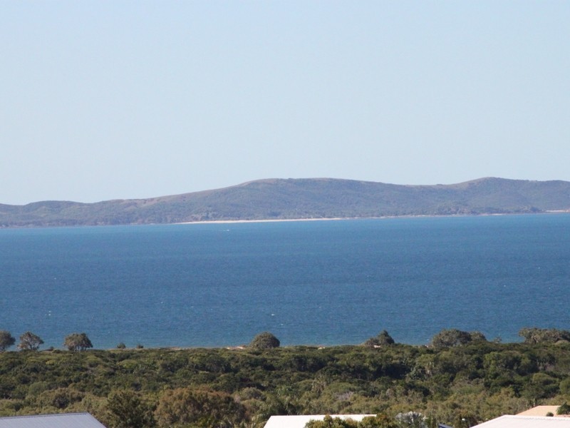 9 Cook Avenue, Pacific Heights QLD 4703