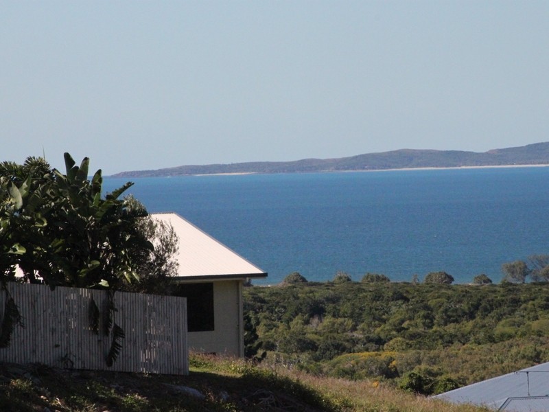 9 Cook Avenue, Pacific Heights QLD 4703