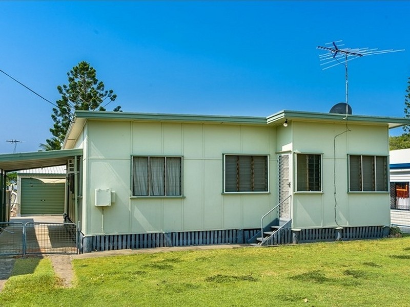 13 Meadow Street, Keppel Sands QLD 4702