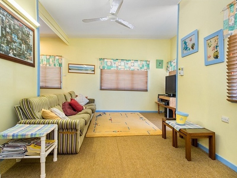 13 Meadow Street, Keppel Sands QLD 4702