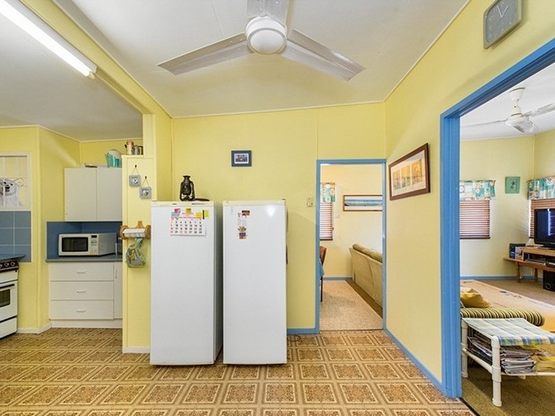13 Meadow Street, Keppel Sands QLD 4702