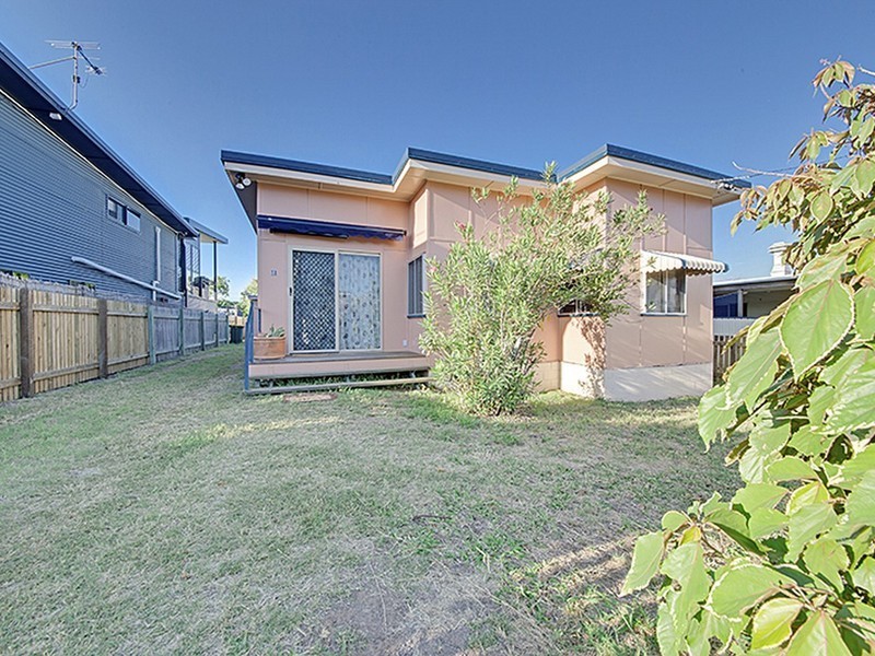 10 Roden Street, Keppel Sands QLD 4702