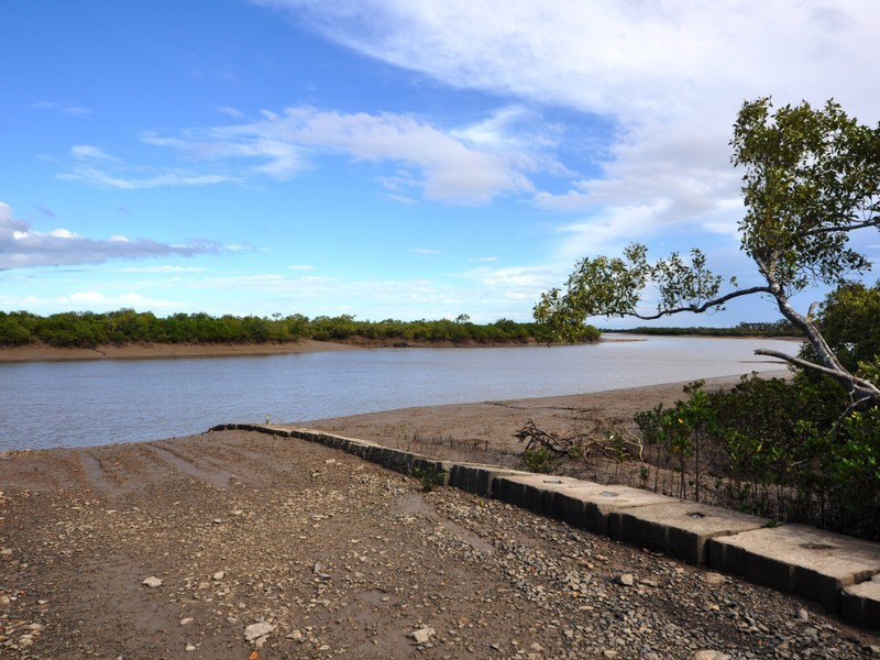 80 Hoys Rd, Coowonga QLD 4702