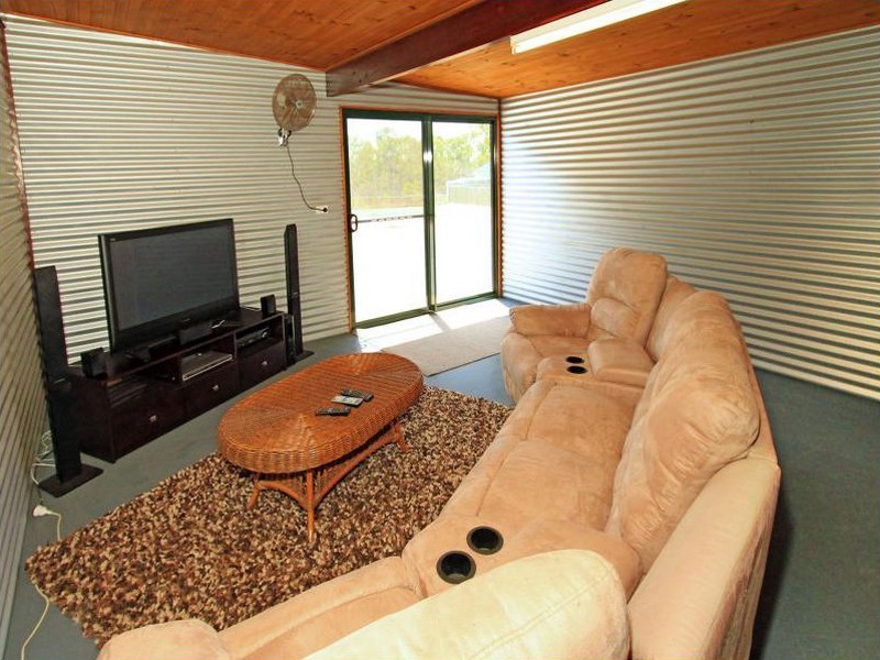 80 Hoys Rd, Coowonga QLD 4702