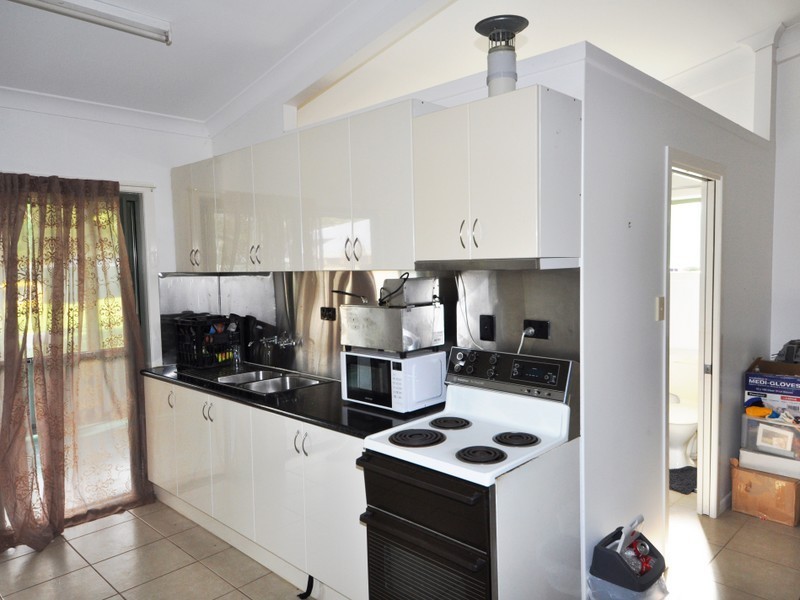 80 Hoys Rd, Coowonga QLD 4702