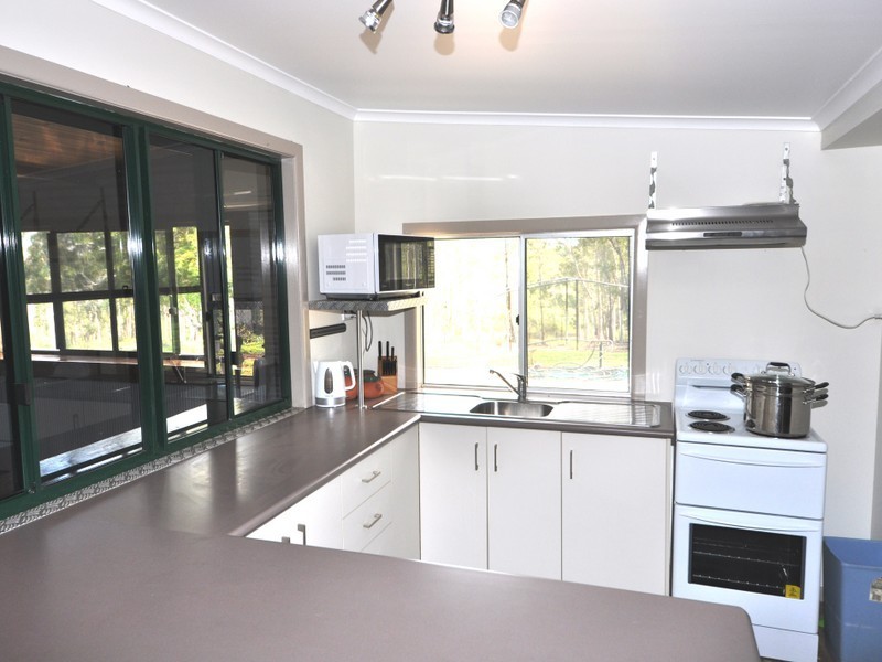 80 Hoys Rd, Coowonga QLD 4702