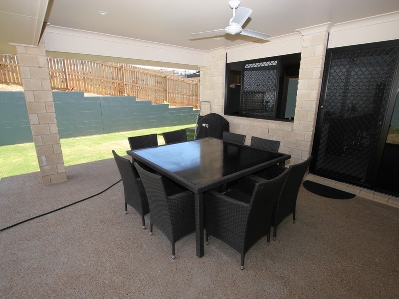 10 Bells Court, Rosslyn QLD 4703