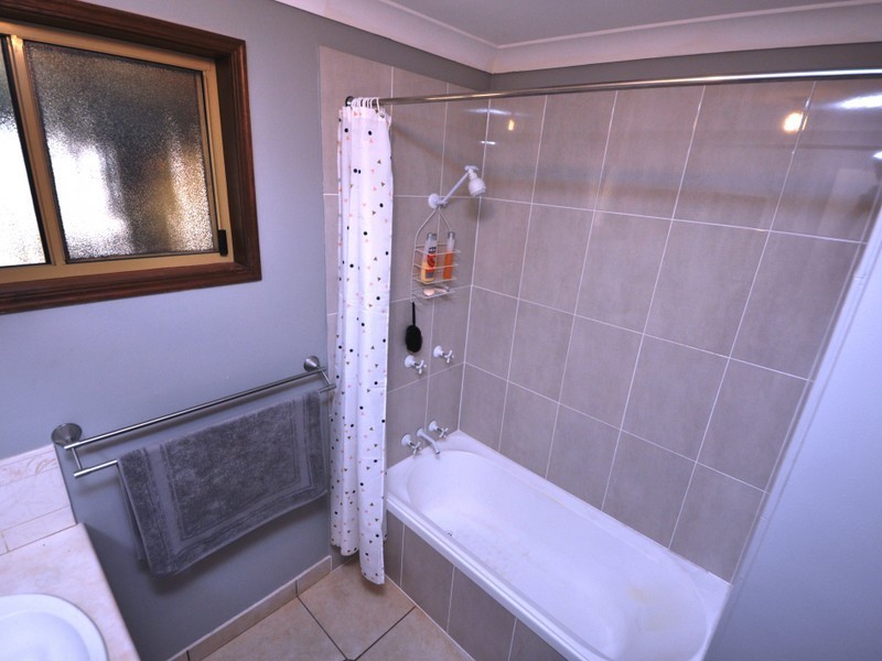 2 Bobs Close, Hidden Valley QLD 4703
