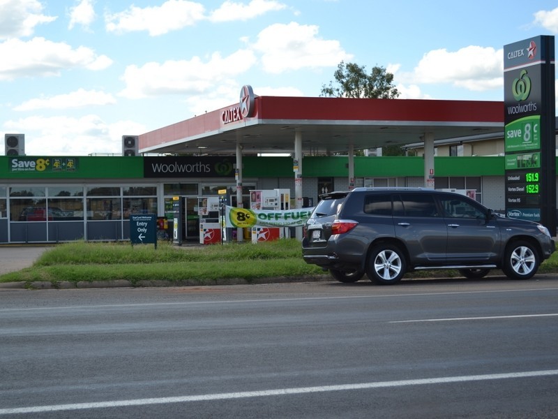 48-50 Railway Street, Blackwater QLD 4717