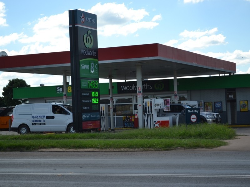 48-50 Railway Street, Blackwater QLD 4717