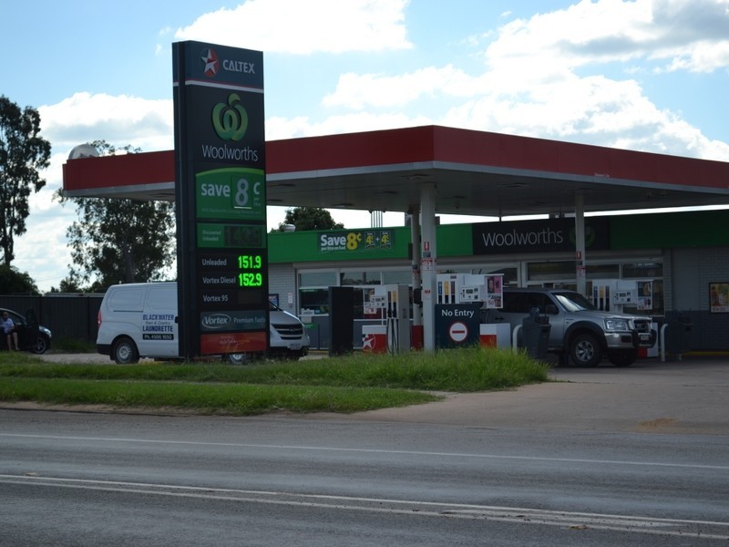 48-50 Railway Street, Blackwater QLD 4717