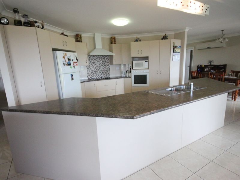 18 Hitching Rail Drive, Tanby QLD 4703