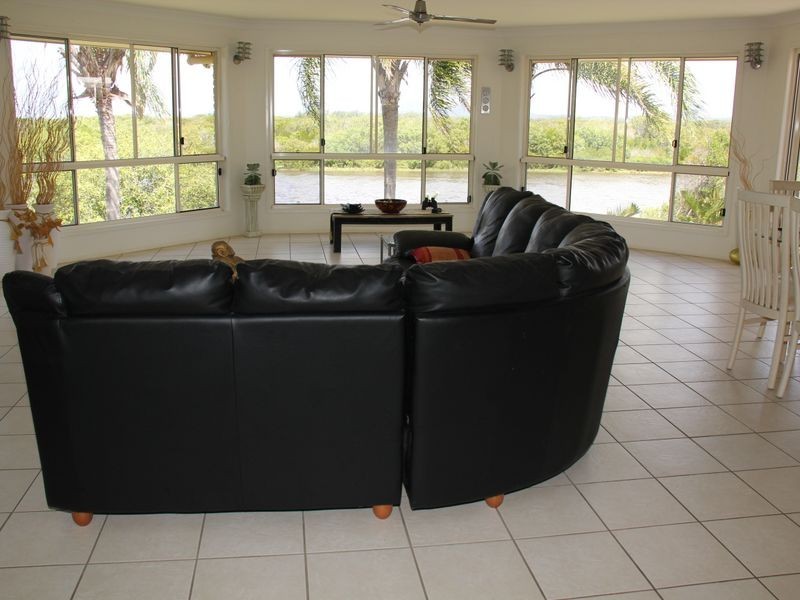 4 Carlo Cnr, Keppel Sands QLD 4702