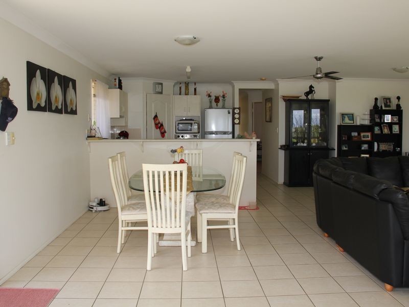 4 Carlo Cnr, Keppel Sands QLD 4702