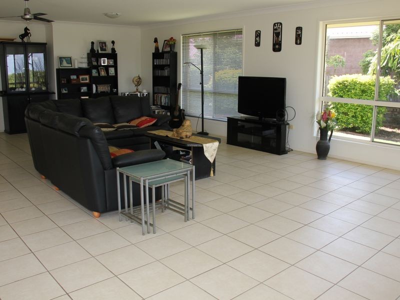 4 Carlo Cnr, Keppel Sands QLD 4702
