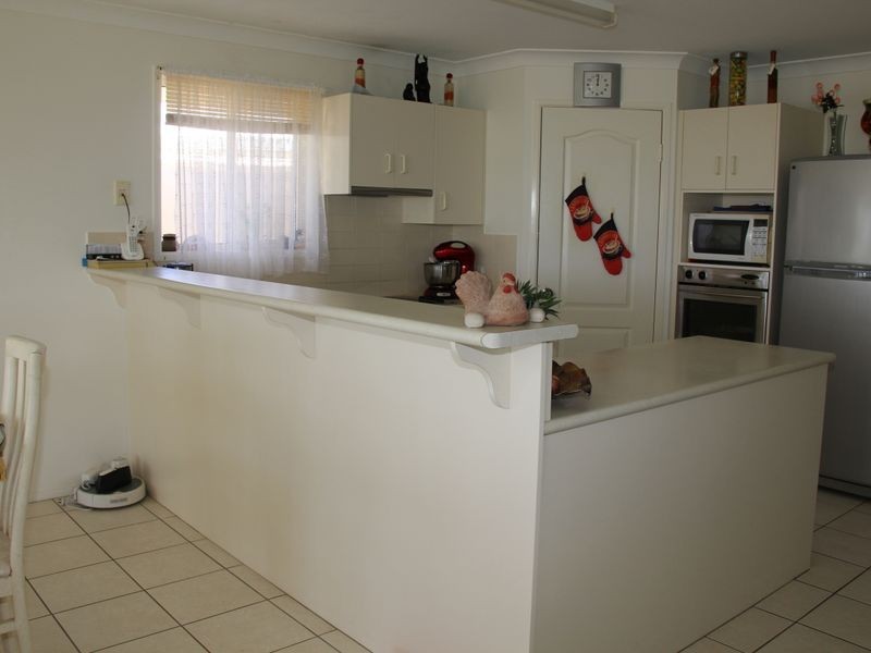 4 Carlo Cnr, Keppel Sands QLD 4702