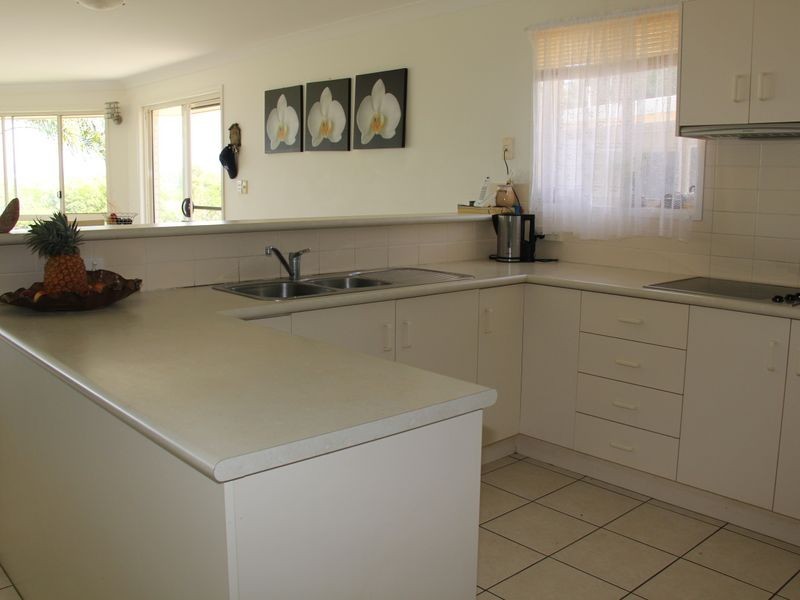 4 Carlo Cnr, Keppel Sands QLD 4702