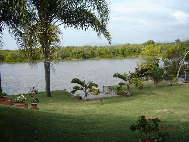 4 Carlo Cnr, Keppel Sands QLD 4702