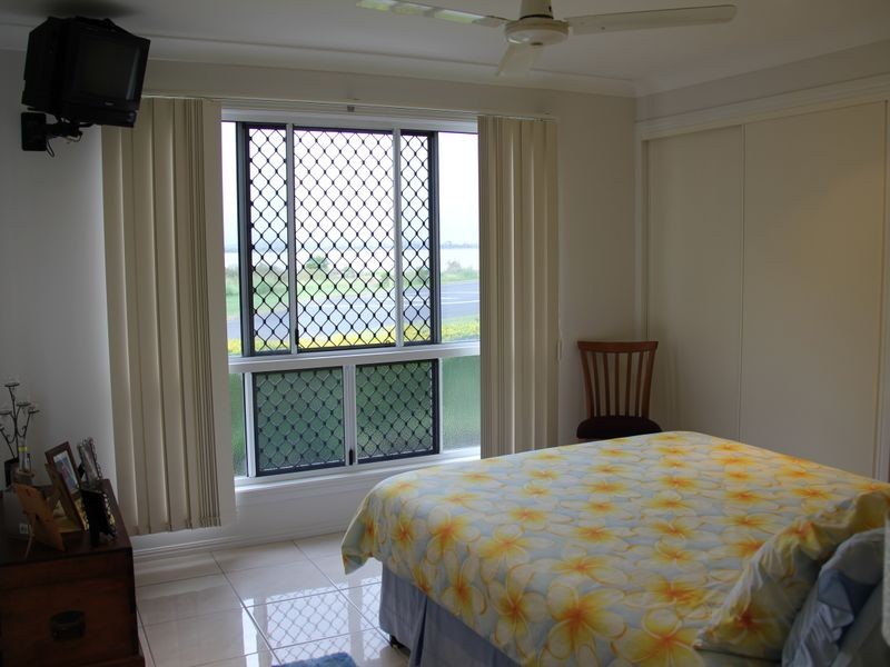 33 Taylor Street, Keppel Sands QLD 4702