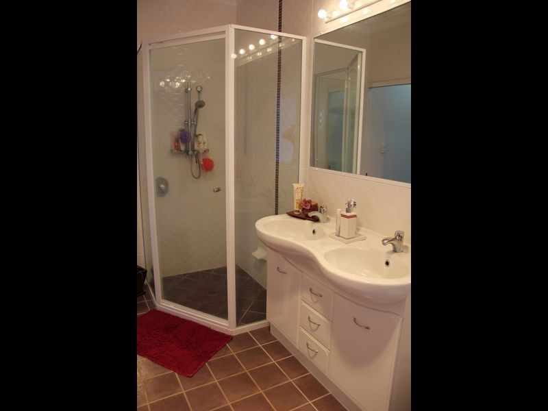 33 Taylor Street, Keppel Sands QLD 4702