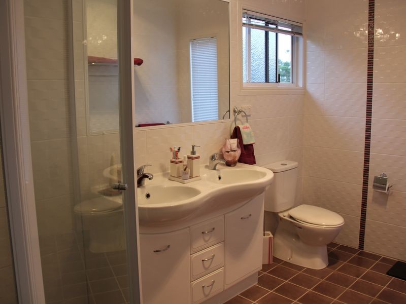 33 Taylor Street, Keppel Sands QLD 4702