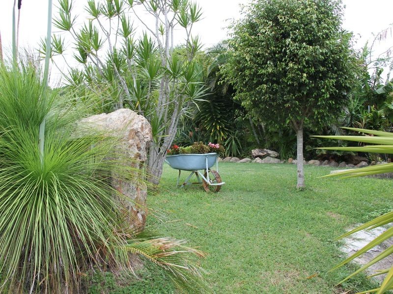 33 Taylor Street, Keppel Sands QLD 4702