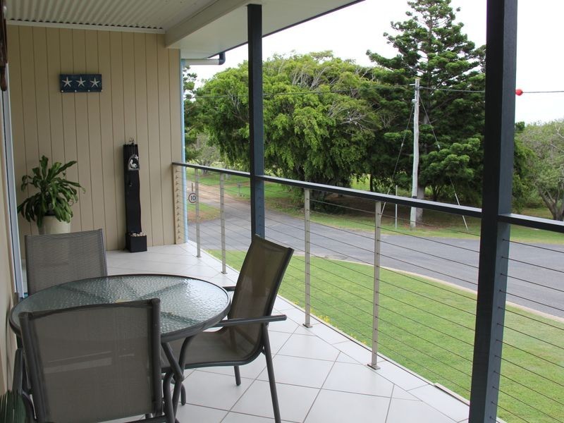 33 Taylor Street, Keppel Sands QLD 4702
