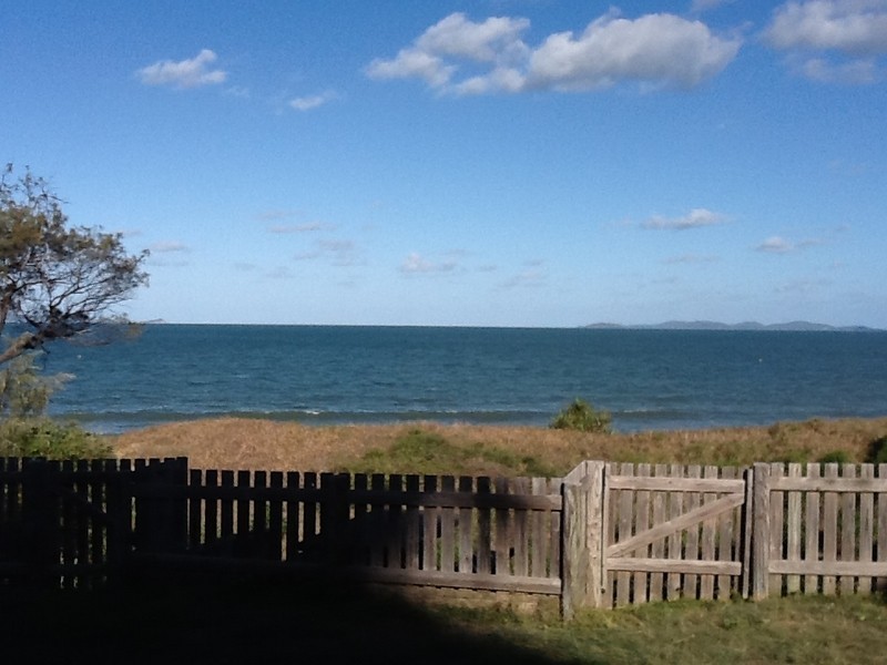 58 Esplanade, Cooee Bay QLD 4703
