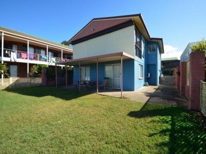 58 Esplanade, Cooee Bay QLD 4703