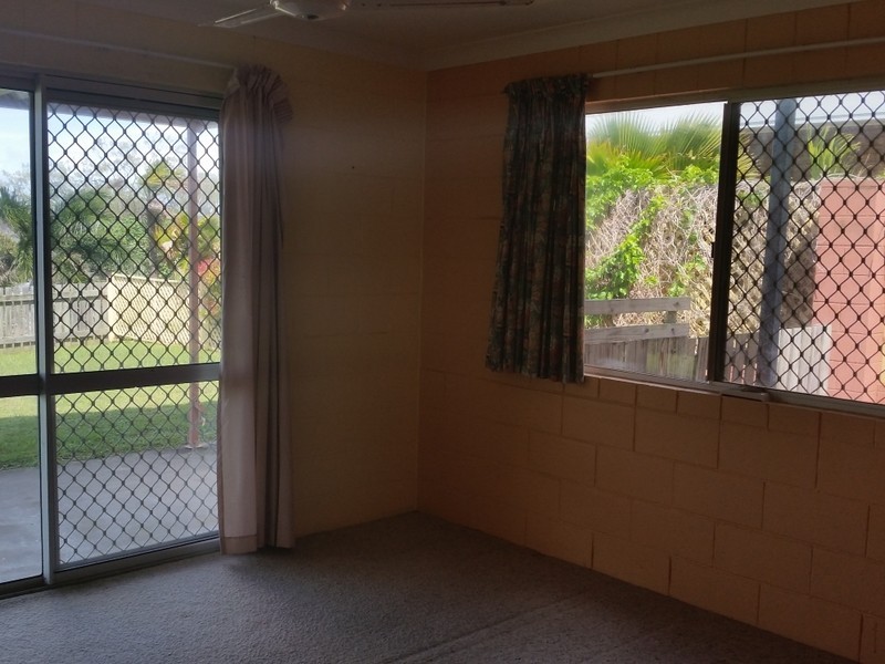 58 Esplanade, Cooee Bay QLD 4703