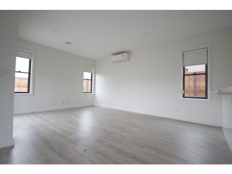 13 Lavinia Street, Greenvale VIC 3059