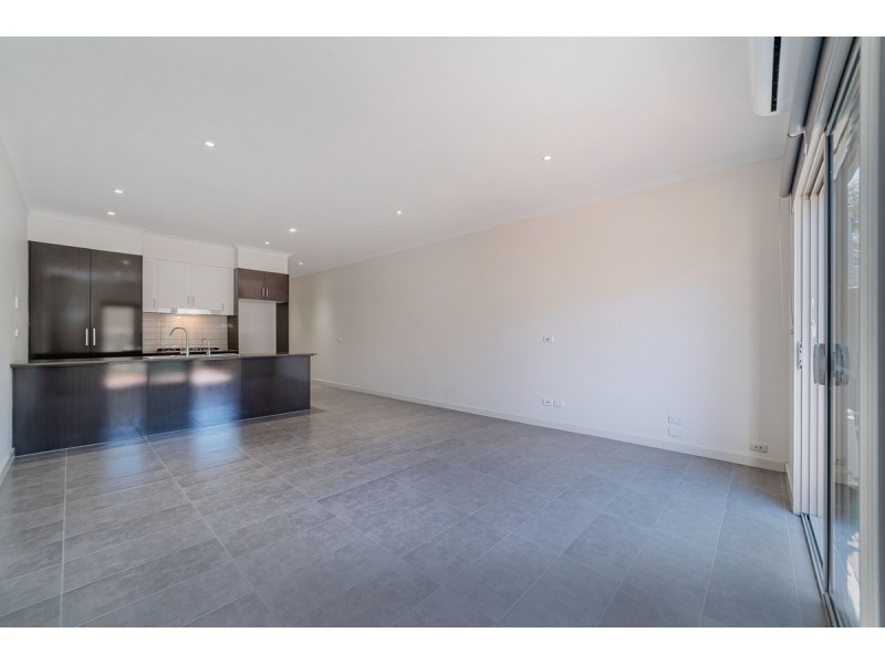 63 Clarendon Avenue, Craigieburn VIC 3064