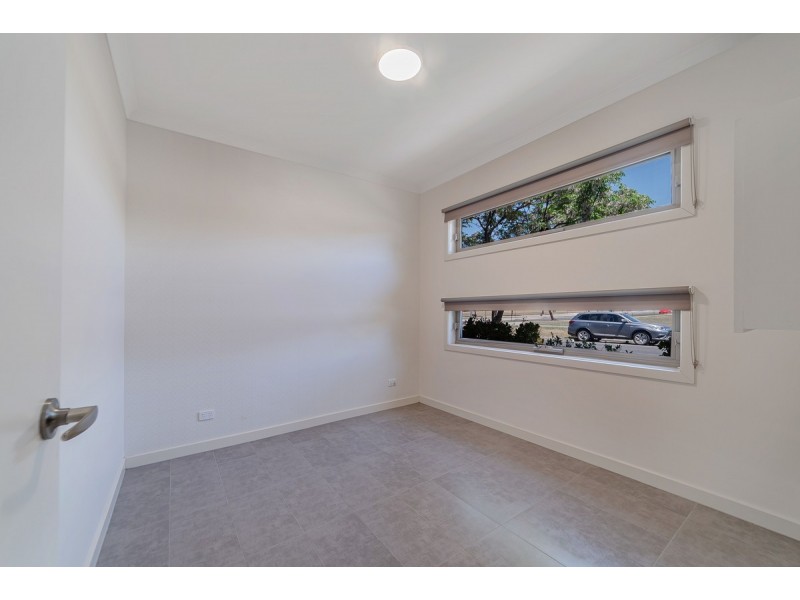63 Clarendon Avenue, Craigieburn VIC 3064