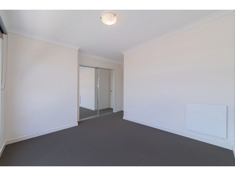 63 Clarendon Avenue, Craigieburn VIC 3064