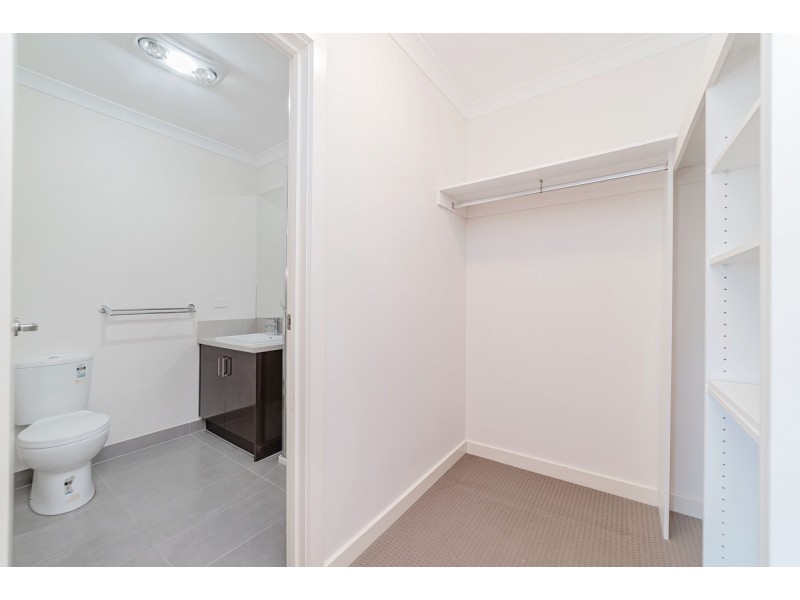 63 Clarendon Avenue, Craigieburn VIC 3064